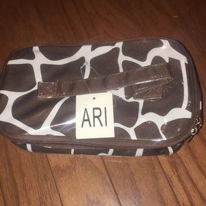 ARI Makeup Case